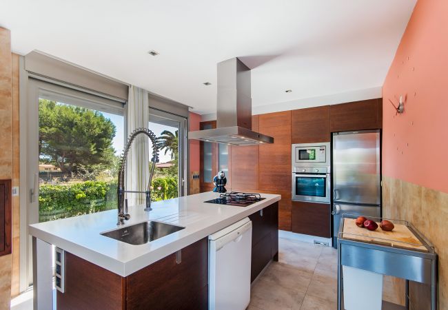 Дом на Alcúdia - Villa Isabel 206 fantástica villa con piscina privada, aire acondicionado, barbacoa y jacuzzi Дом на Alcúdia - Villa Isabel 206 fantástica villa con piscina privada, aire acondicionado, barbacoa y jacuzzi