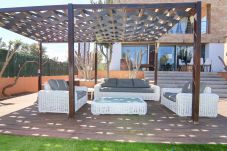 Дом на Алькудия / Alcudia - Villa Isabel 206 fantástica villa con piscina privada, aire acondicionado, barbacoa y jacuzzi