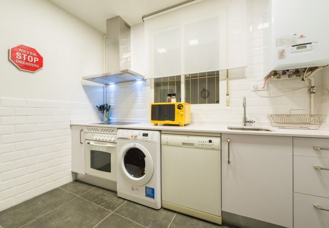 Апартаменты на Madrid -  BIG Apartment Downtown Madrid Malasaña M (MAL27) Апартаменты на Madrid -  BIG Apartment Downtown Madrid Malasaña M (MAL27)