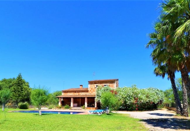 Особняк на Campos - Can Toni 403 tradicional finca con piscina privada, aire acondicionado, gran jardín y WiFi Особняк на Campos - Can Toni 403 tradicional finca con piscina privada, aire acondicionado, gran jardín y WiFi