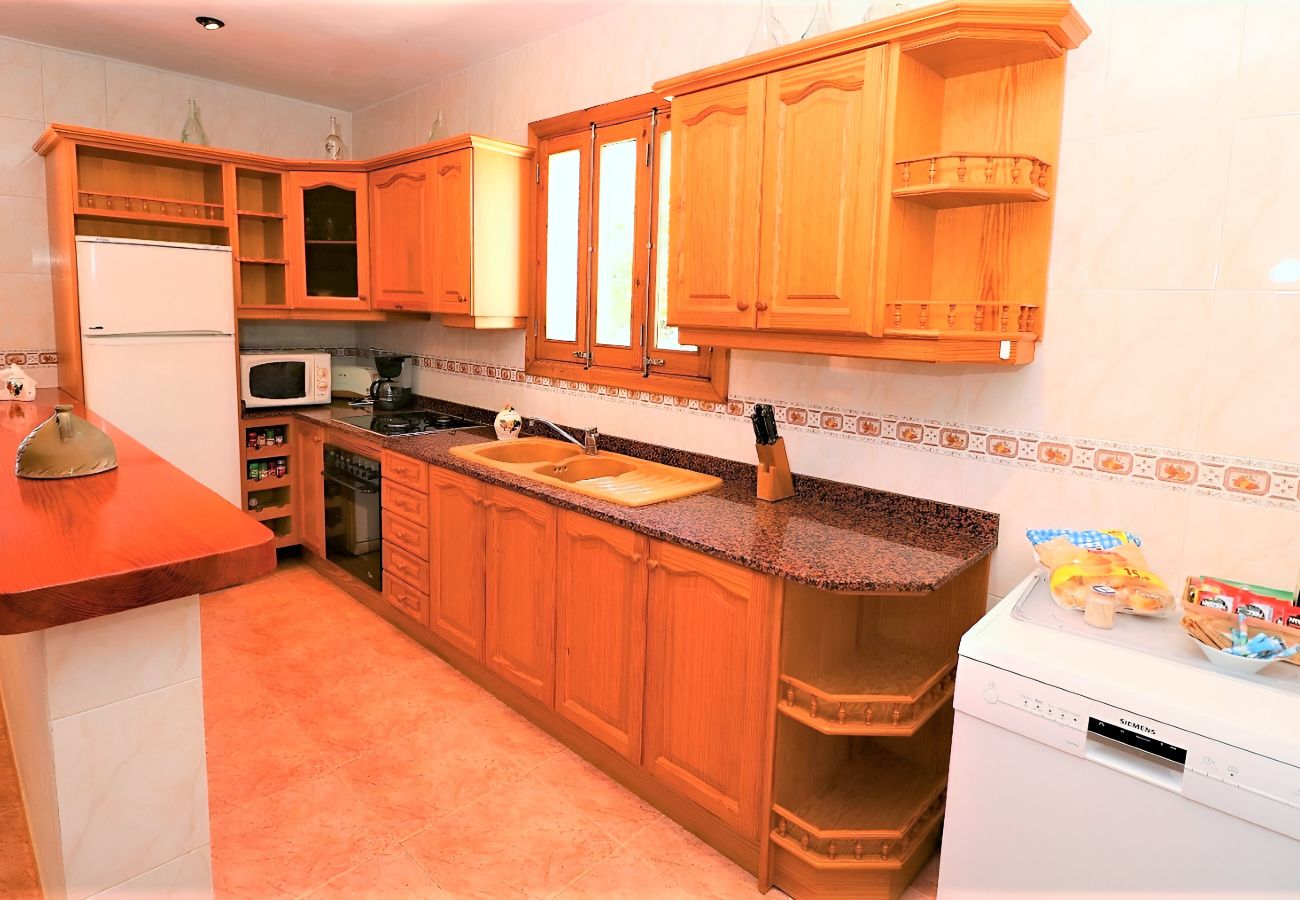 Особняк на Campos - Can Toni 403 tradicional finca con piscina privada, aire acondicionado, gran jardín y WiFi Особняк на Campos - Can Toni 403 tradicional finca con piscina privada, aire acondicionado, gran jardín y WiFi