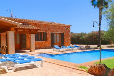 Особняк на Campos - Can Mates Nou 404 fantastica finca con piscina privada, terraza, ping pong y aire acondicionado