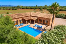 Особняк на Campos - Can Mates Nou 404 fantastica finca con piscina privada, terraza, ping pong y aire acondicionado