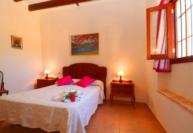 Особняк на Campos - Alcoraia 408 tradicional finca con piscina privada, terraza, barbacoa y aire acondicionado Особняк на Campos - Alcoraia 408 tradicional finca con piscina privada, terraza, barbacoa y aire acondicionado