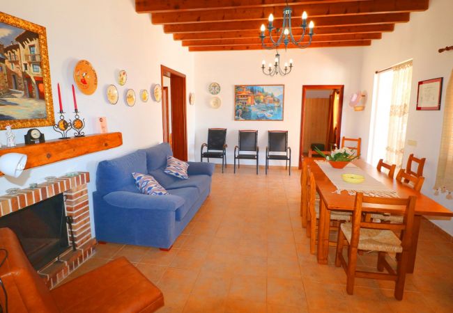 Особняк на Campos - Alcoraia 408 tradicional finca con piscina privada, terraza, barbacoa y aire acondicionado Особняк на Campos - Alcoraia 408 tradicional finca con piscina privada, terraza, barbacoa y aire acondicionado