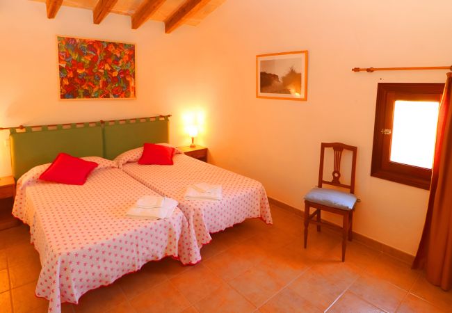 Особняк на Campos - Alcoraia 408 tradicional finca con piscina privada, terraza, barbacoa y aire acondicionado Особняк на Campos - Alcoraia 408 tradicional finca con piscina privada, terraza, barbacoa y aire acondicionado