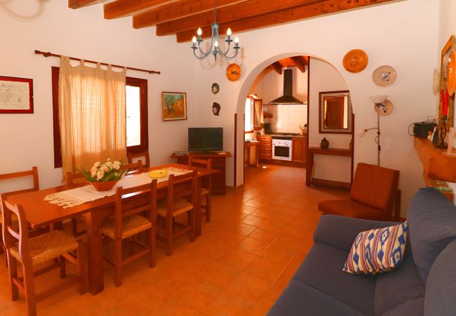 Особняк на Campos - Alcoraia 408 tradicional finca con piscina privada, terraza, barbacoa y aire acondicionado Особняк на Campos - Alcoraia 408 tradicional finca con piscina privada, terraza, barbacoa y aire acondicionado