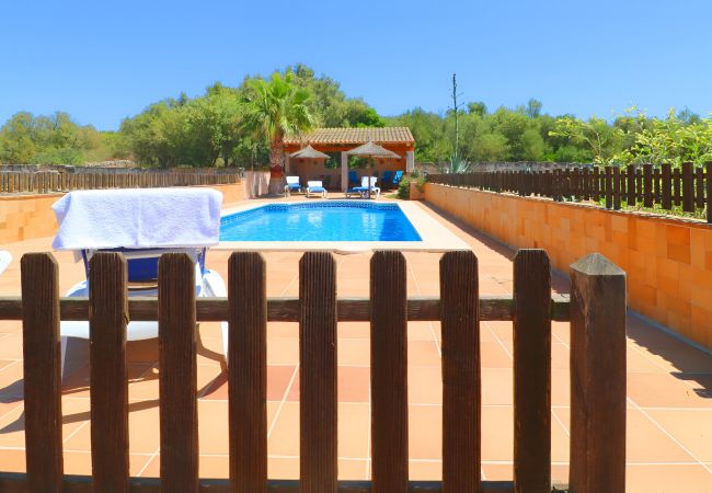 Особняк на Campos - Alcoraia 408 tradicional finca con piscina privada, terraza, barbacoa y aire acondicionado Особняк на Campos - Alcoraia 408 tradicional finca con piscina privada, terraza, barbacoa y aire acondicionado