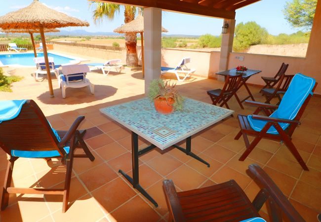 Особняк на Campos - Alcoraia 408 tradicional finca con piscina privada, terraza, barbacoa y aire acondicionado Особняк на Campos - Alcoraia 408 tradicional finca con piscina privada, terraza, barbacoa y aire acondicionado