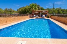Особняк на Campos - Alcoraia 408 tradicional finca con piscina privada, terraza, barbacoa y aire acondicionado