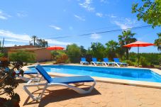 Особняк на Es Llombards - Can Cova 413 finca rústica con piscina privada, terraza, aire acondicionado y WiFi