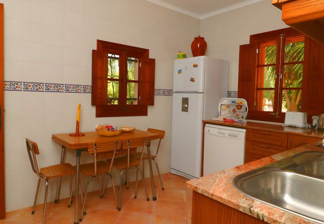 Особняк на Campos - Can Crestall 414 finca rústica con piscina privada, aire acondicionado, jardín y barbacoa Особняк на Campos - Can Crestall 414 finca rústica con piscina privada, aire acondicionado, jardín y barbacoa