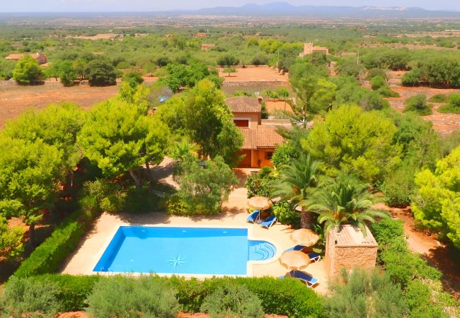  на Campos - Can Crestall 414 finca rústica con piscina privada, aire acondicionado, jardín y barbacoa