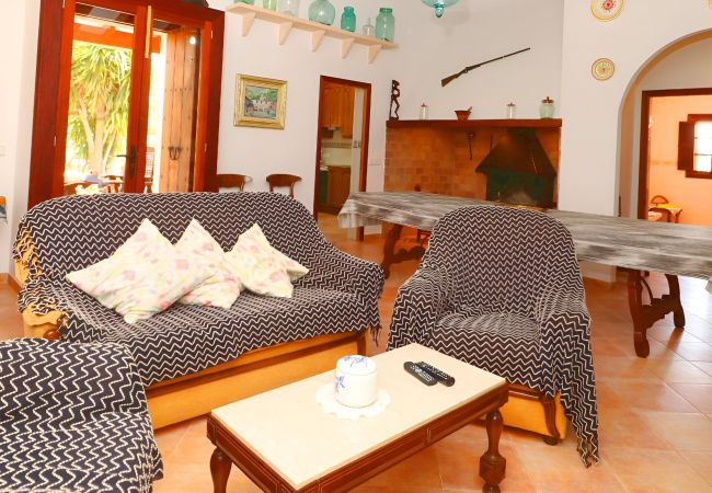 Особняк на Campos - Can Crestall 414 finca rústica con piscina privada, aire acondicionado, jardín y barbacoa Особняк на Campos - Can Crestall 414 finca rústica con piscina privada, aire acondicionado, jardín y barbacoa