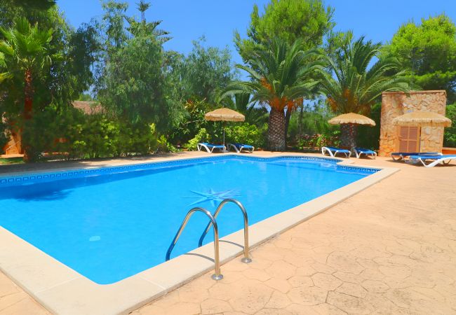 Особняк на Campos - Can Crestall 414 finca rústica con piscina privada, aire acondicionado, jardín y barbacoa Особняк на Campos - Can Crestall 414 finca rústica con piscina privada, aire acondicionado, jardín y barbacoa