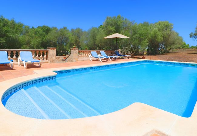 Особняк на Campos - Can Guillem 415 finca rústica con piscina privada, terraza, aire acondicionado y WiFi Особняк на Campos - Can Guillem 415 finca rústica con piscina privada, terraza, aire acondicionado y WiFi