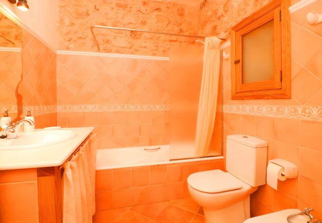 Особняк на Campos - Can Guillem 415 finca rústica con piscina privada, terraza, aire acondicionado y WiFi Особняк на Campos - Can Guillem 415 finca rústica con piscina privada, terraza, aire acondicionado y WiFi