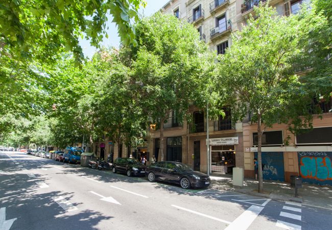 Апартаменты на Barcelona - DELUXE квартира в аренду с террасой и бассейном в Барселоне (1 спальня) Апартаменты на Barcelona - DELUXE квартира в аренду с террасой и бассейном в Барселоне (1 спальня)
