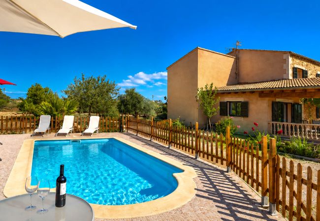 Особняк на Campos - Can Olivaret 419 fantástica finca con piscina privada, terraza, barbacoa y WiFi