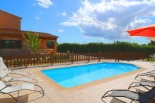 Особняк на Campos - Can Olivaret 419 fantástica finca con piscina privada, terraza, barbacoa y WiFi