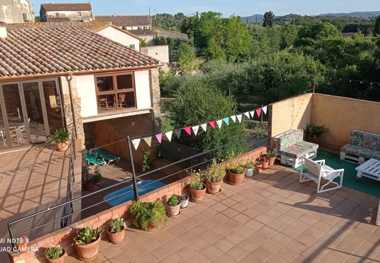 Коттедж на Ullastret - CASA CARINA