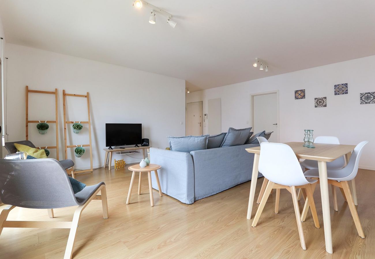 MODERN & BRIGHT AVENIDAS NOVAS by HOMING MODERN & BRIGHT AVENIDAS NOVAS by HOMING