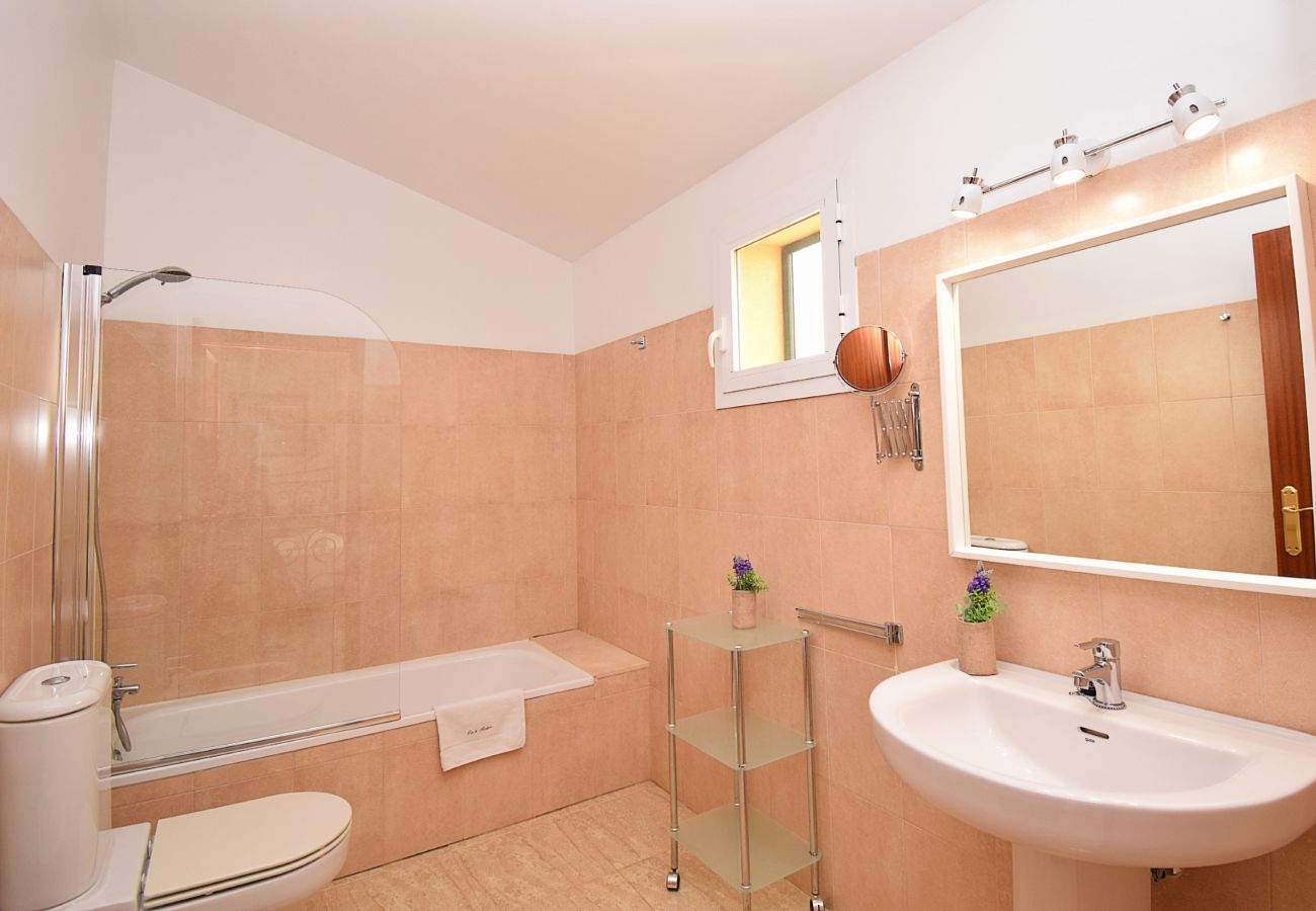 Таунхаус на Sa Pobla - Robes Sa Pobla 170 fantástica casa con piscina, aire acondicionado, terraza y WiFi Таунхаус на Sa Pobla - Robes Sa Pobla 170 fantástica casa con piscina, aire acondicionado, terraza y WiFi