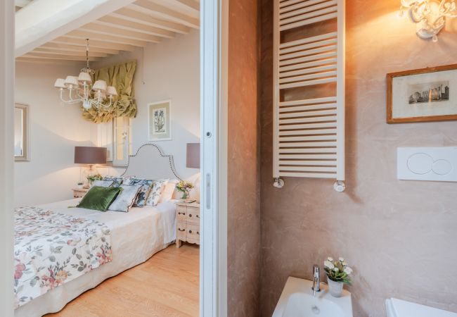 Апартаменты на Lucca - Unwind Yourself on a Panoramic Terrace inside Lucca Апартаменты на Lucca - Unwind Yourself on a Panoramic Terrace inside Lucca