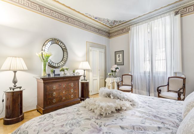 Апартаменты на Lucca - Homey Spacious 4 Bedrooms Flat in Lucca Апартаменты на Lucca - Homey Spacious 4 Bedrooms Flat in Lucca