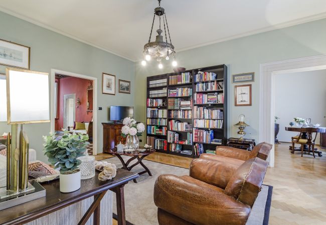 Апартаменты на Lucca - Homey Spacious 4 Bedrooms Flat in Lucca Апартаменты на Lucca - Homey Spacious 4 Bedrooms Flat in Lucca