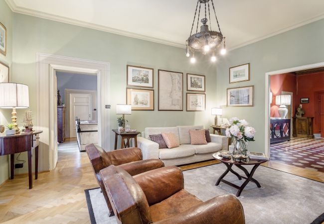 Апартаменты на Lucca - Homey Spacious 4 Bedrooms Flat in Lucca Апартаменты на Lucca - Homey Spacious 4 Bedrooms Flat in Lucca