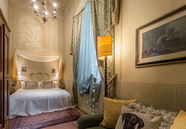 Апартаменты на Lucca -  CASA BEATRICE, Apartment with Private Garden inside the Walls of Lucca Апартаменты на Lucca -  CASA BEATRICE, Apartment with Private Garden inside the Walls of Lucca
