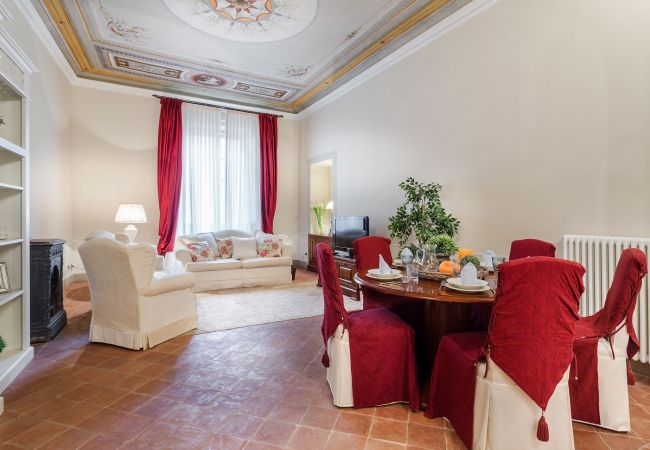 Апартаменты на Lucca - BEYOND THE EXTRAORDINARY Romantic Quiet Spacious Apartment Next to Guinigi Tower Апартаменты на Lucca - BEYOND THE EXTRAORDINARY Romantic Quiet Spacious Apartment Next to Guinigi Tower