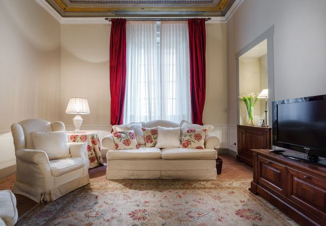 Апартаменты на Lucca - BEYOND THE EXTRAORDINARY Romantic Quiet Spacious Apartment Next to Guinigi Tower Апартаменты на Lucca - BEYOND THE EXTRAORDINARY Romantic Quiet Spacious Apartment Next to Guinigi Tower