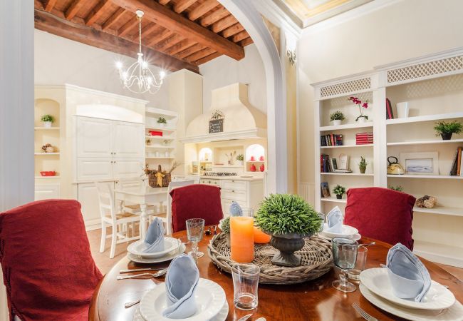 Апартаменты на Lucca - BEYOND THE EXTRAORDINARY Romantic Quiet Spacious Apartment Next to Guinigi Tower Апартаменты на Lucca - BEYOND THE EXTRAORDINARY Romantic Quiet Spacious Apartment Next to Guinigi Tower
