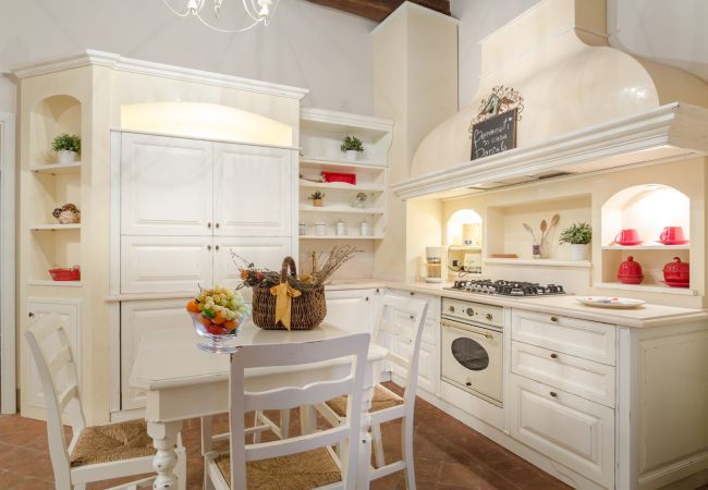 Апартаменты на Lucca - BEYOND THE EXTRAORDINARY Romantic Quiet Spacious Apartment Next to Guinigi Tower Апартаменты на Lucca - BEYOND THE EXTRAORDINARY Romantic Quiet Spacious Apartment Next to Guinigi Tower