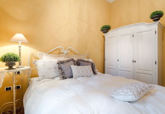 Апартаменты на Lucca - BEYOND THE EXTRAORDINARY Romantic Quiet Spacious Apartment Next to Guinigi Tower Апартаменты на Lucca - BEYOND THE EXTRAORDINARY Romantic Quiet Spacious Apartment Next to Guinigi Tower