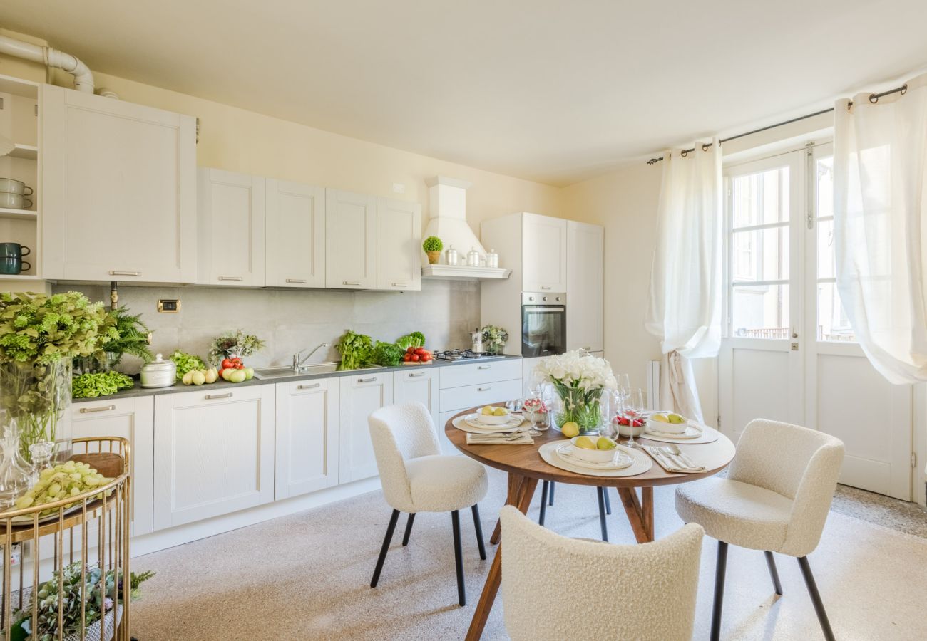 Апартаменты на Lucca - Comfortable Convenient Apartment with Garden Views