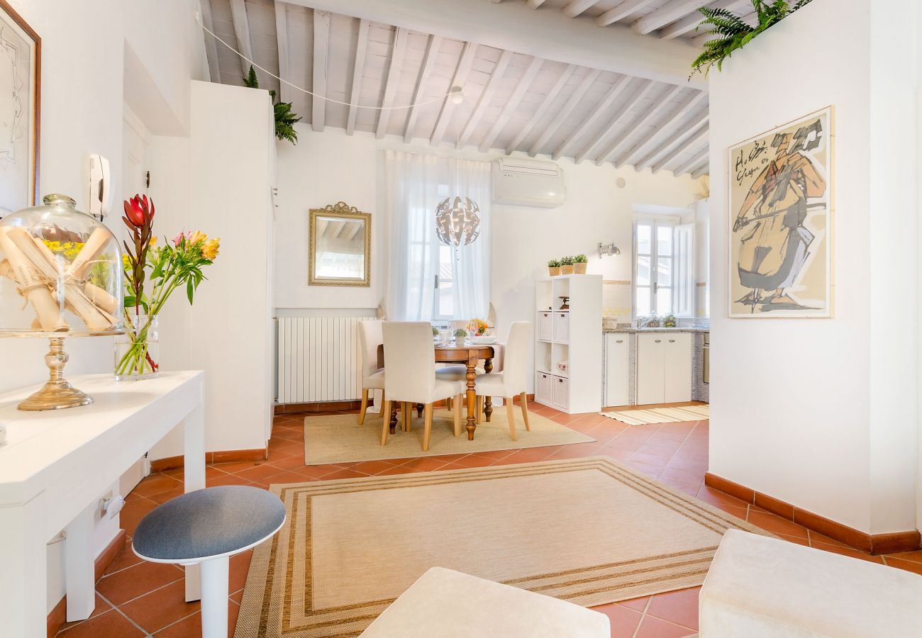 Апартаменты на Lucca - A Toproof Penthouse Apartment with Elevator and Private Garden Inside the Walls Апартаменты на Lucca - A Toproof Penthouse Apartment with Elevator and Private Garden Inside the Walls
