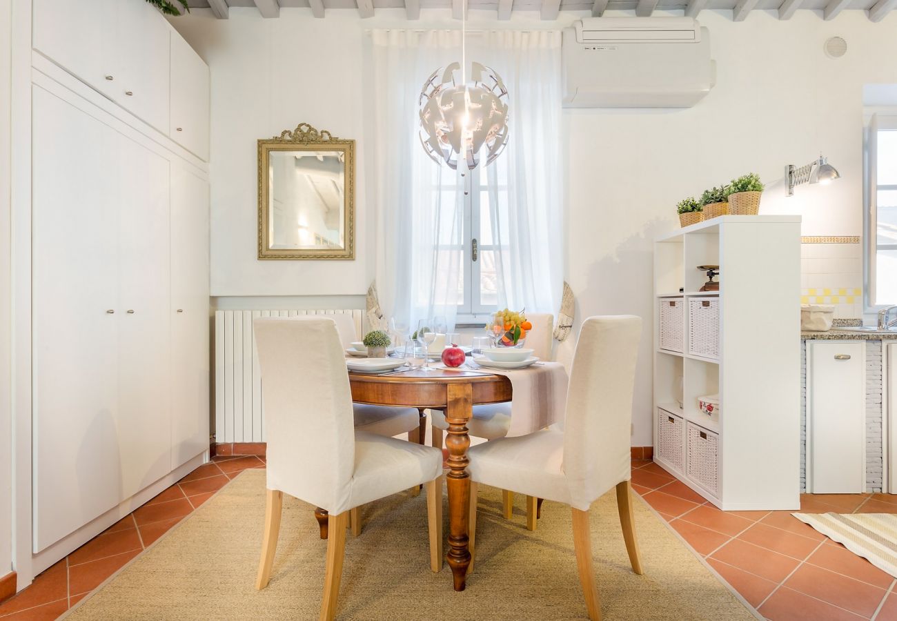 Апартаменты на Lucca - A Toproof Penthouse Apartment with Elevator and Private Garden Inside the Walls Апартаменты на Lucca - A Toproof Penthouse Apartment with Elevator and Private Garden Inside the Walls