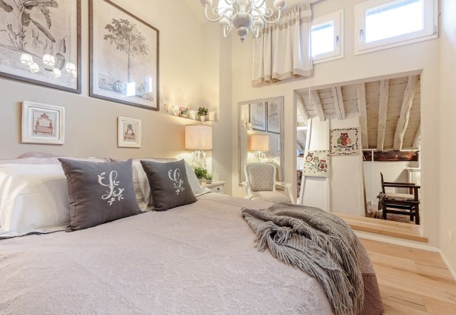 Апартаменты на Lucca - CASA UCCELLINI Apartment with a Romantic Terrace Апартаменты на Lucca - CASA UCCELLINI Apartment with a Romantic Terrace