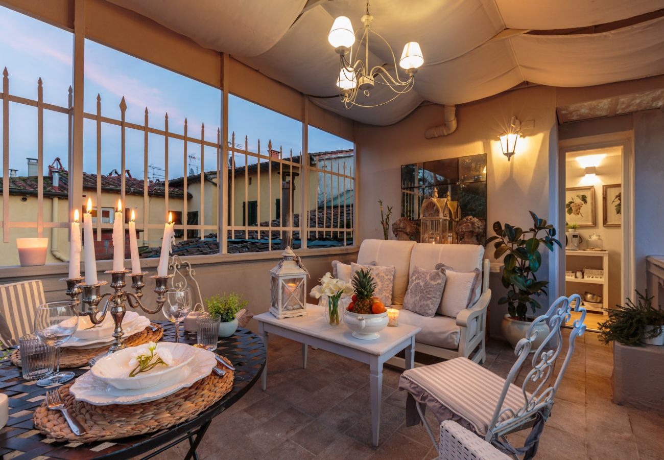 Апартаменты на Lucca - CASA UCCELLINI Apartment with a Romantic Terrace Апартаменты на Lucca - CASA UCCELLINI Apartment with a Romantic Terrace