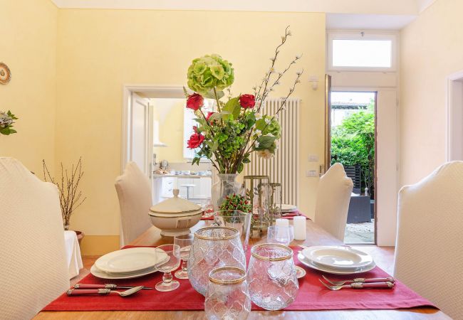 Апартаменты на Lucca - Spacious Ground Floor Apartment with Private Garden Inside the Walls of Lucca Апартаменты на Lucca - Spacious Ground Floor Apartment with Private Garden Inside the Walls of Lucca