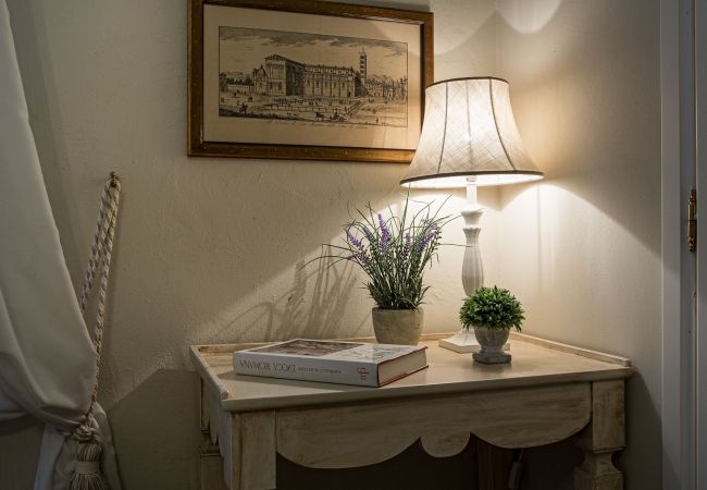 Апартаменты на Lucca - Opera Music in a Spacious Central Apartment Overlooking the Cathedral Апартаменты на Lucca - Opera Music in a Spacious Central Apartment Overlooking the Cathedral