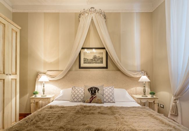 Апартаменты на Lucca - Opera Music in a Spacious Central Apartment Overlooking the Cathedral Апартаменты на Lucca - Opera Music in a Spacious Central Apartment Overlooking the Cathedral