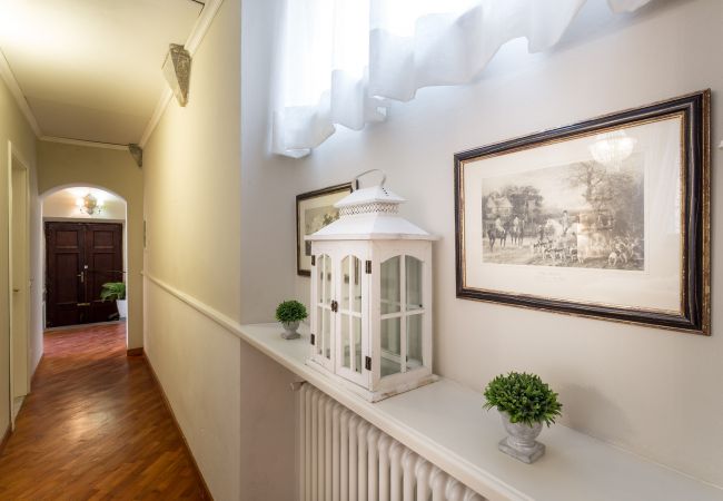 Апартаменты на Lucca - Opera Music in a Spacious Central Apartment Overlooking the Cathedral Апартаменты на Lucca - Opera Music in a Spacious Central Apartment Overlooking the Cathedral