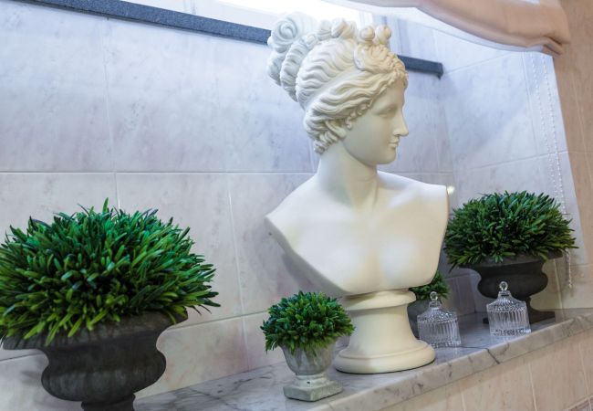 Апартаменты на Lucca - Opera Music in a Spacious Central Apartment Overlooking the Cathedral Апартаменты на Lucca - Opera Music in a Spacious Central Apartment Overlooking the Cathedral