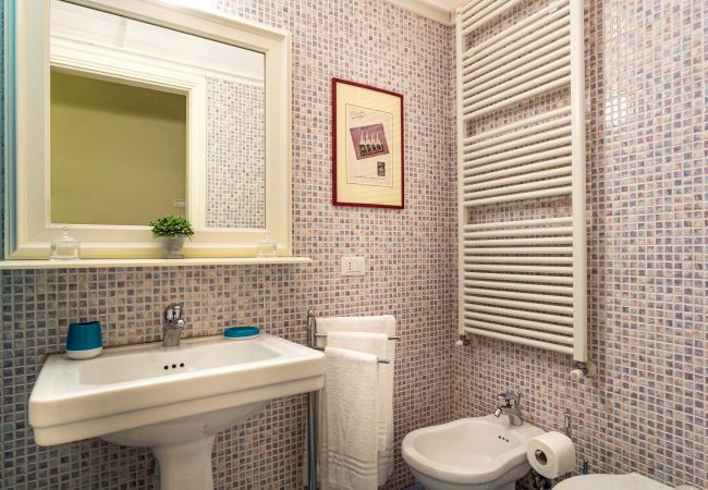 Апартаменты на Lucca - Opera Music in a Spacious Central Apartment Overlooking the Cathedral Апартаменты на Lucca - Opera Music in a Spacious Central Apartment Overlooking the Cathedral