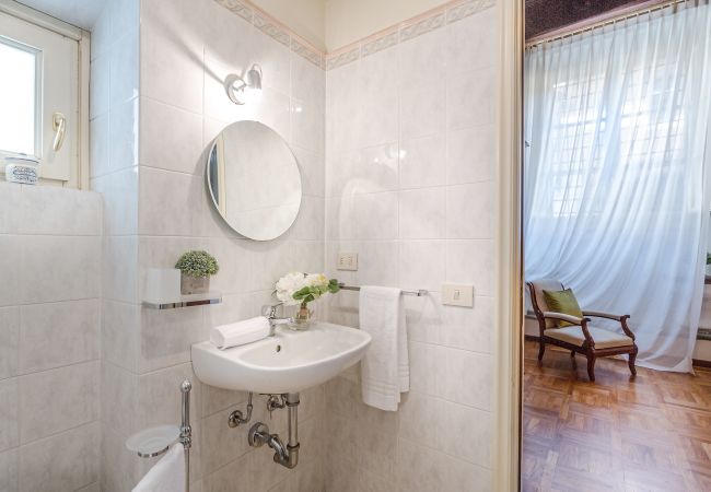 Апартаменты на Lucca - Casa Simonetta: Modern and Antique Ground Floor Apartment inside the Walls of Lucca Апартаменты на Lucca - Casa Simonetta: Modern and Antique Ground Floor Apartment inside the Walls of Lucca