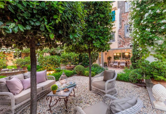 Апартаменты на Lucca - LA CASINA Luxury Home inside the Walls of Lucca with Garden, A/c, Wifi Апартаменты на Lucca - LA CASINA Luxury Home inside the Walls of Lucca with Garden, A/c, Wifi